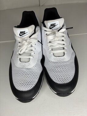Nike Black and White Mesh Running Sneakers